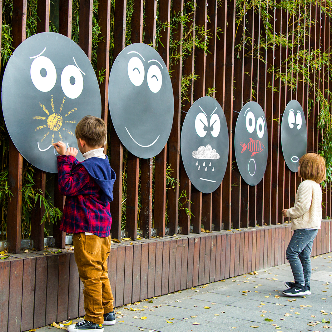 Udendørs kridttavlepakke med 5 humørfigurer