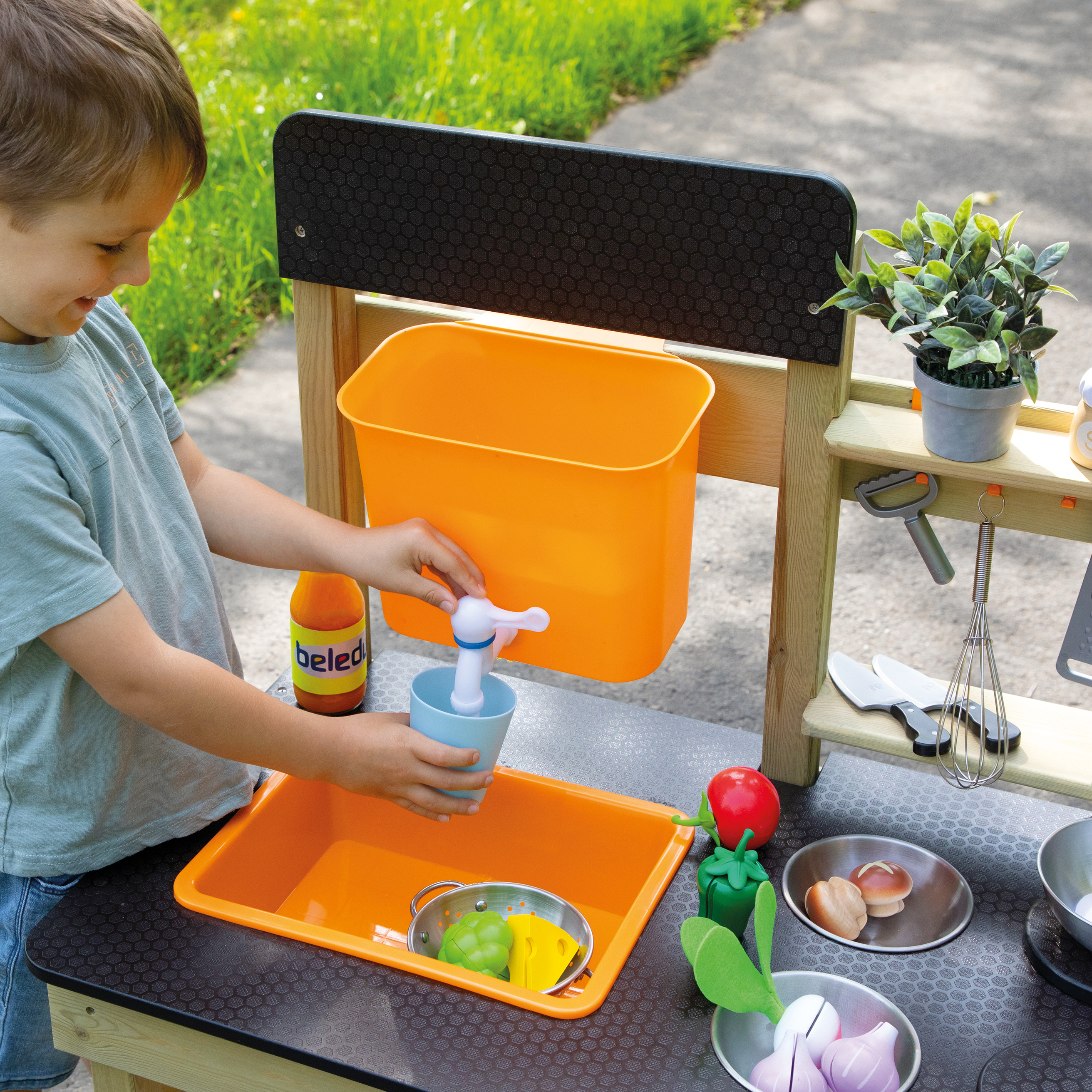 Förskolans utelekkök