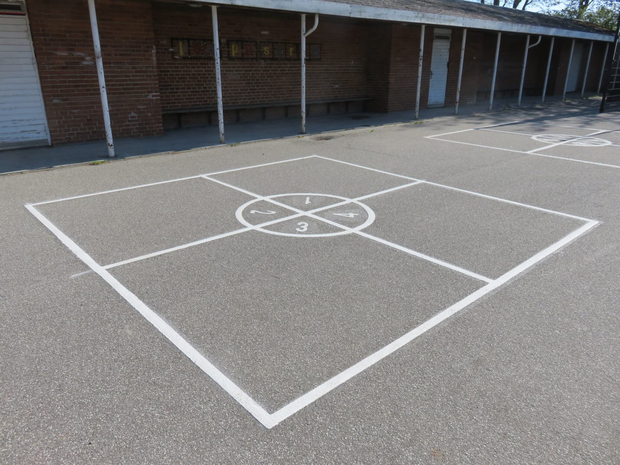 Squareball bane i termoplast