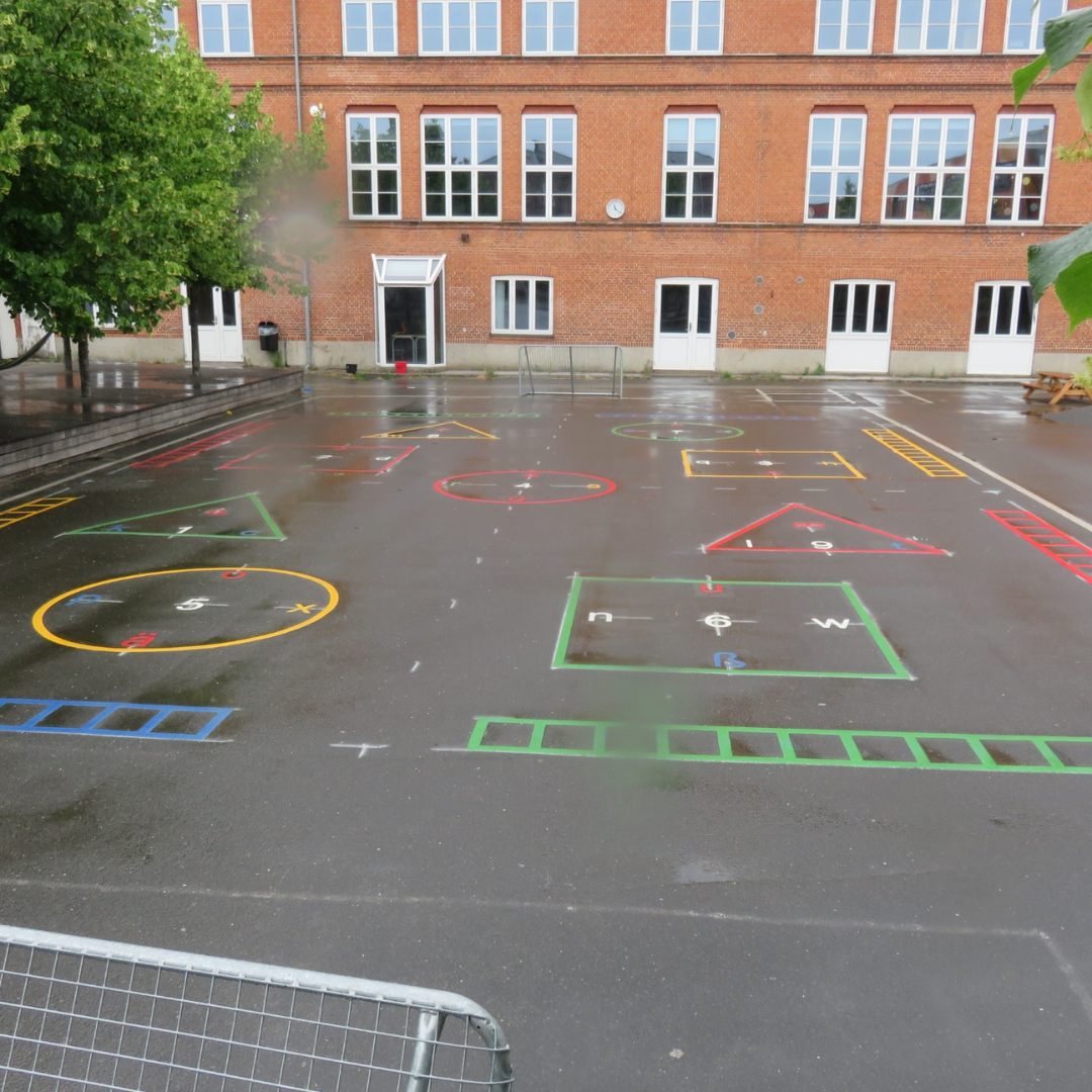 Leg På Streg, figurbane i termoplast