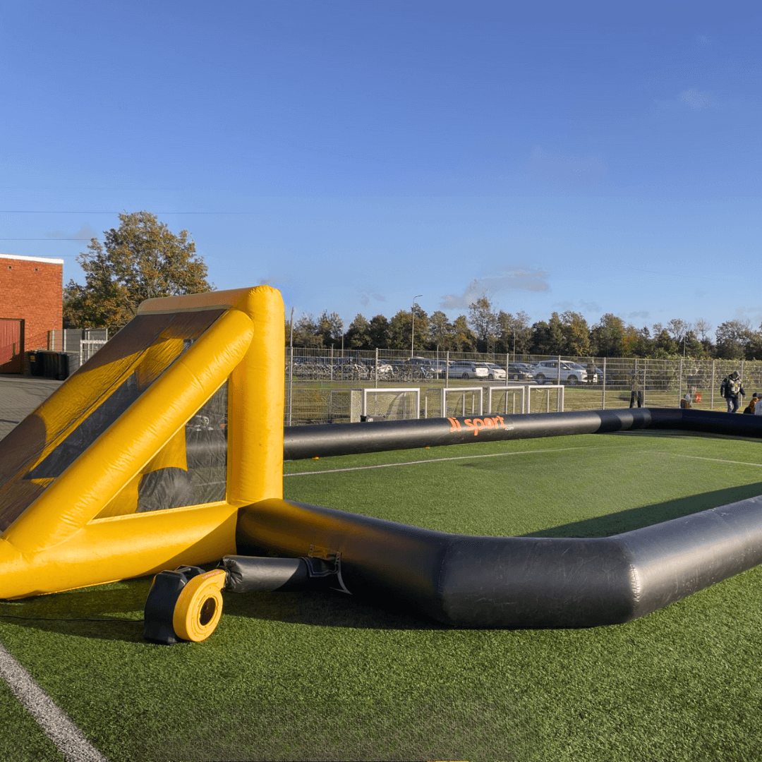 Uppblåsbar fotbollsbana