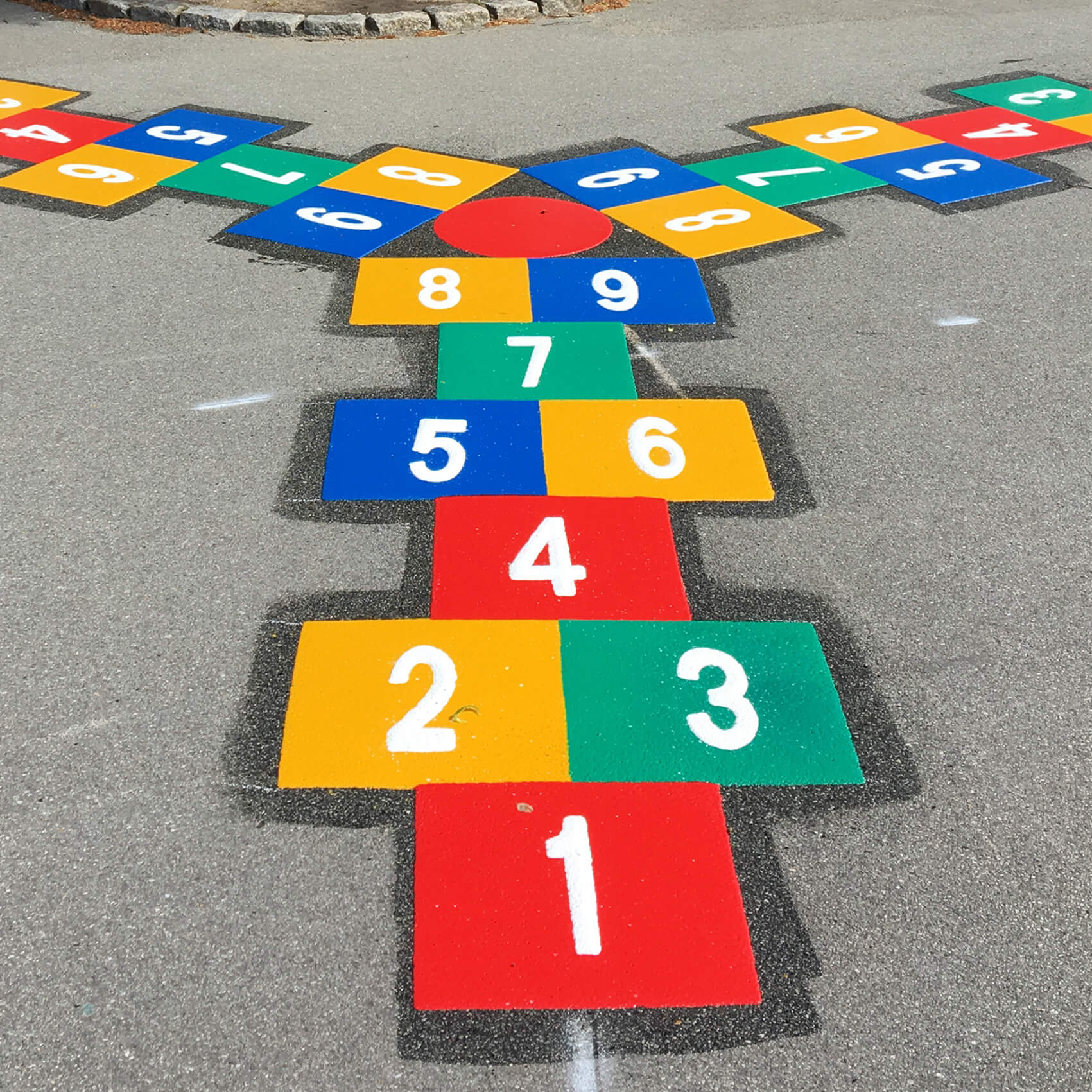 Trebenad hoppruta i termoplast