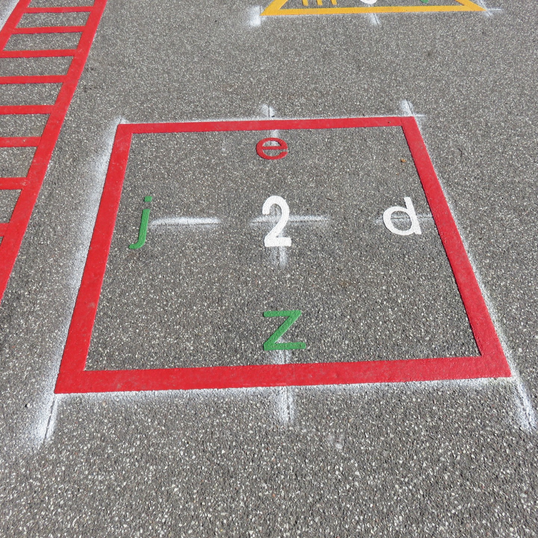 Leg På Streg, figurbane i termoplast