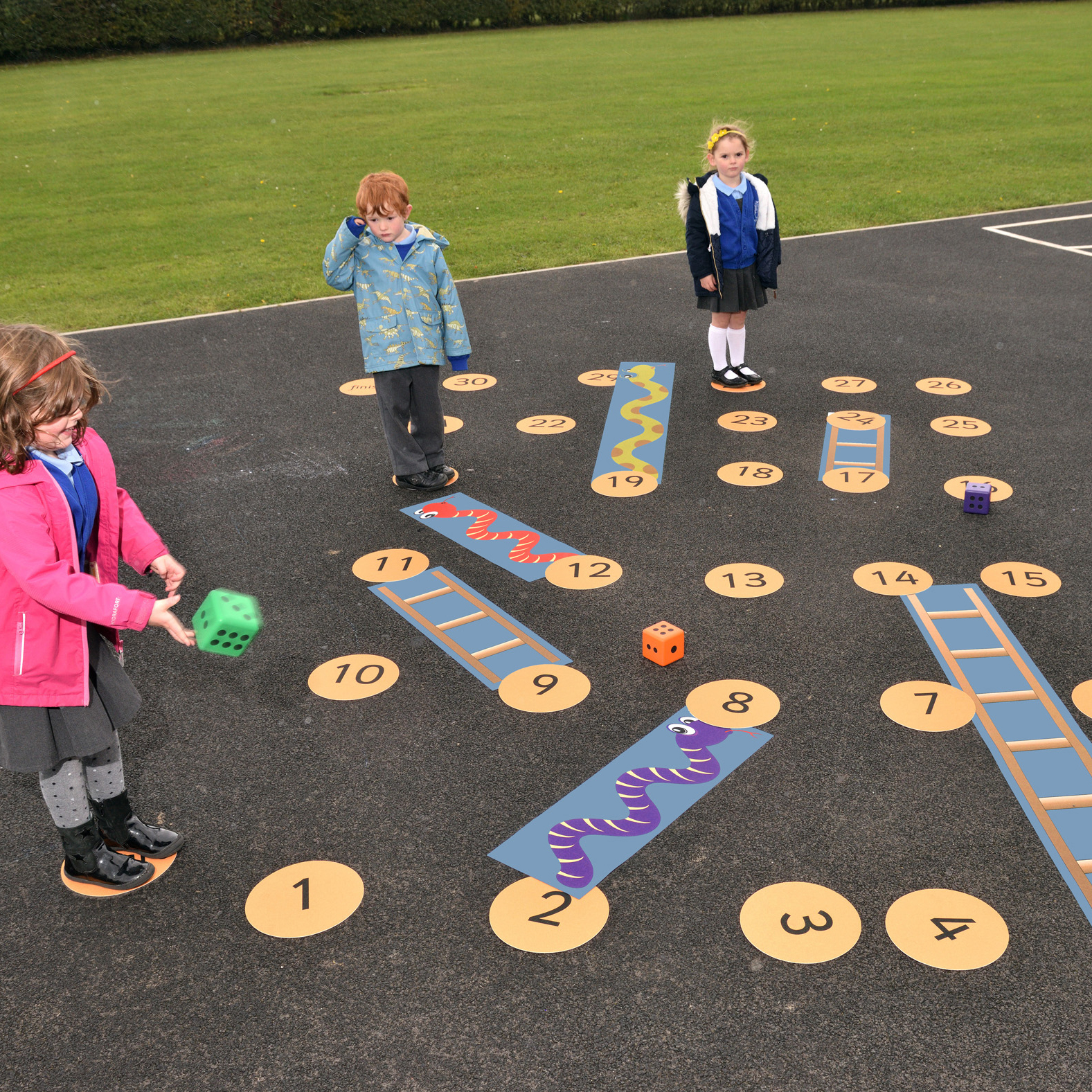 Slanger og stige spil udendørs 