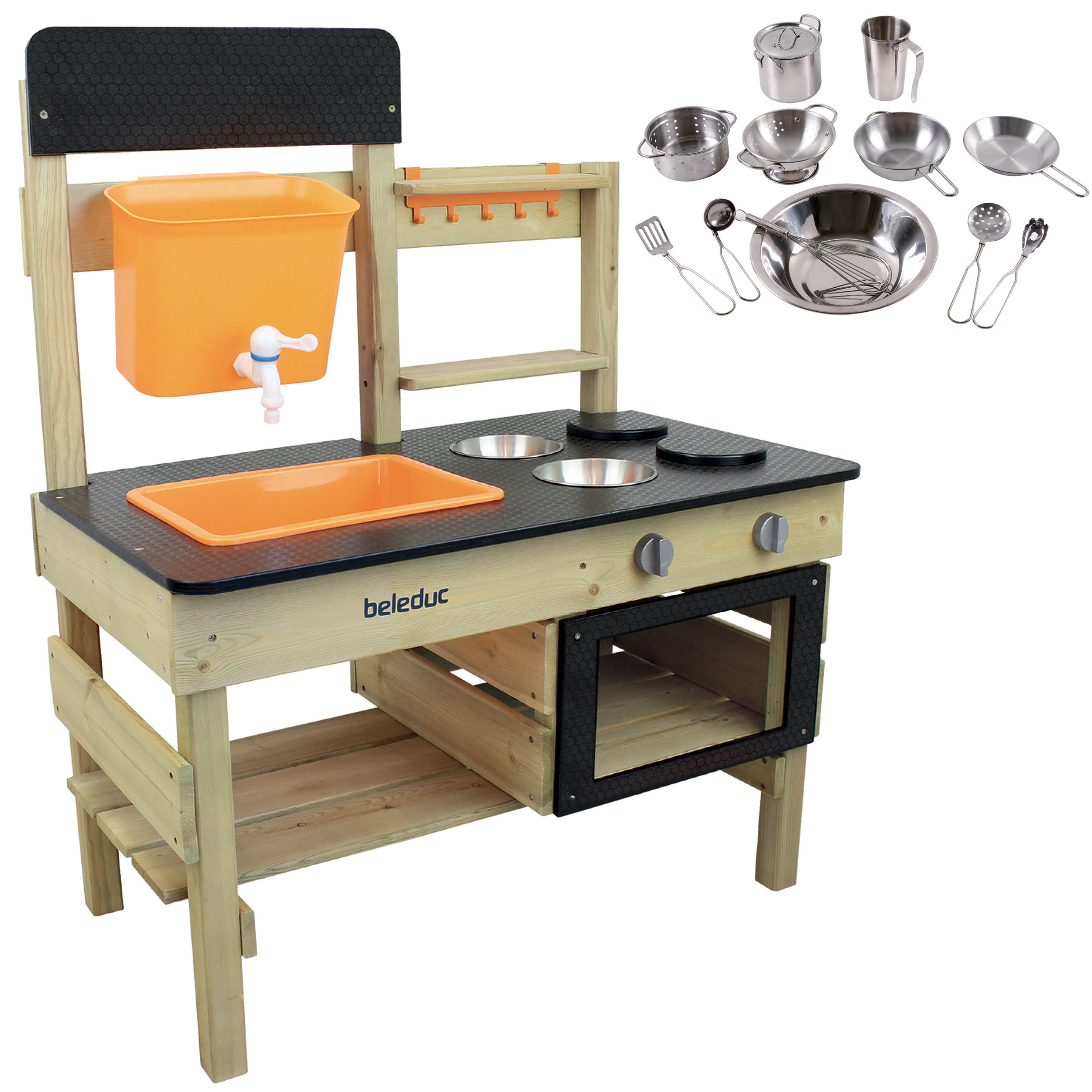 Udendørs legekøkken med udstyr