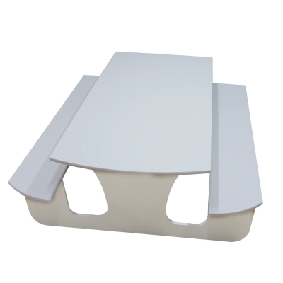 Væghængt klapbord med bænke